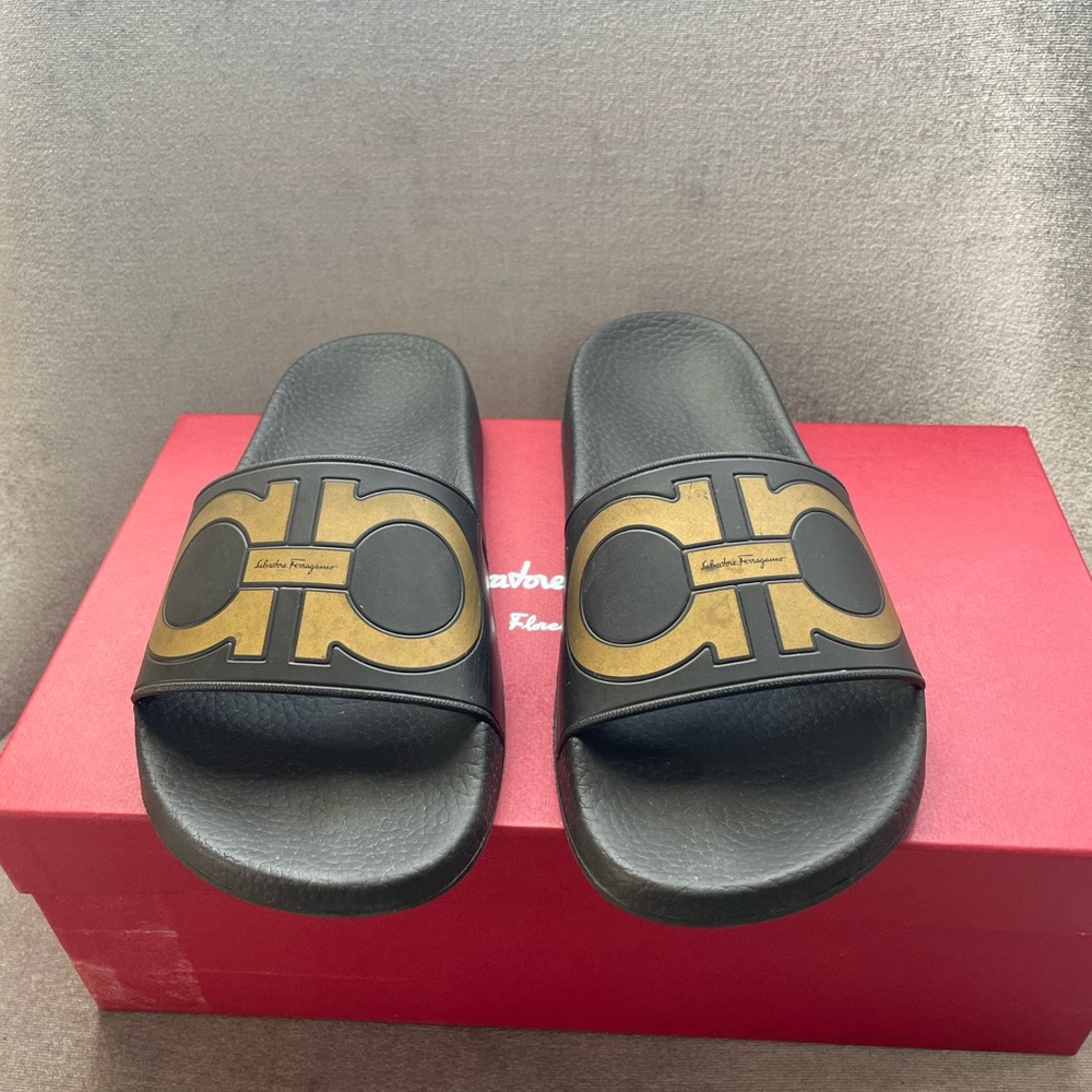 Salvatore Ferragamo Slides Size 5